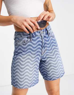 Hollister denim wave wide shorts in mid wash