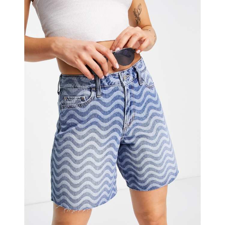 Hollister shop sunshine waves
