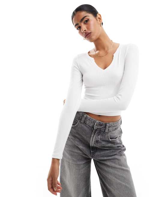 Hollister - Diepuitgesneden geribbelde crop top in wit