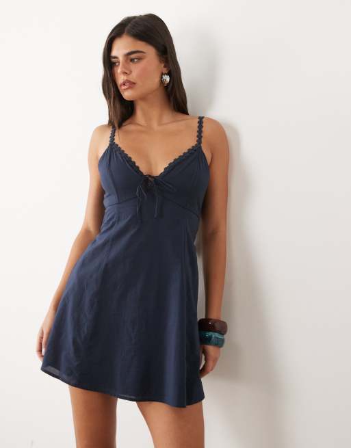 Hollister – Durchgeknöpftes Minikleid in Marineblau mit V-Ausschnitt, 3 von 4