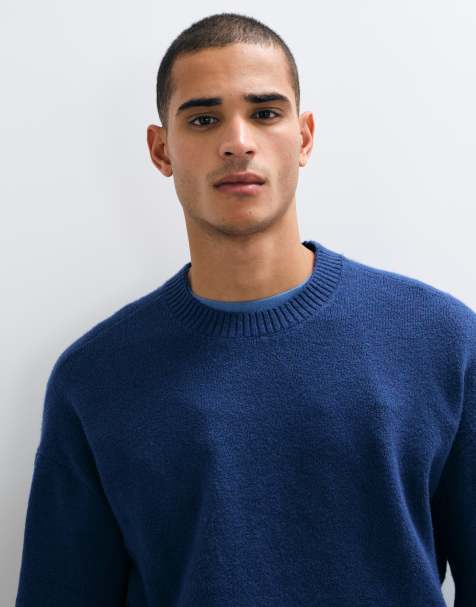 Hollister dzianinowy sweter oversize z okrągłym dekoltem w niebieskim kolorze - view 1