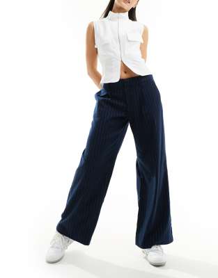 Hollister - Elegante, weite Hose in Navy gestreift mit niedrigem Bund-Marineblau