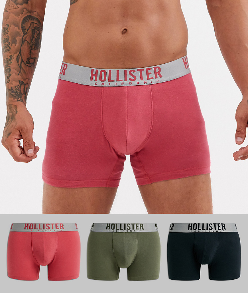 Hollister – Enkla trunks i 3-pack med silverfärgad logga och midjeband i olivgrön/vinröd/svart-Flerfärgad