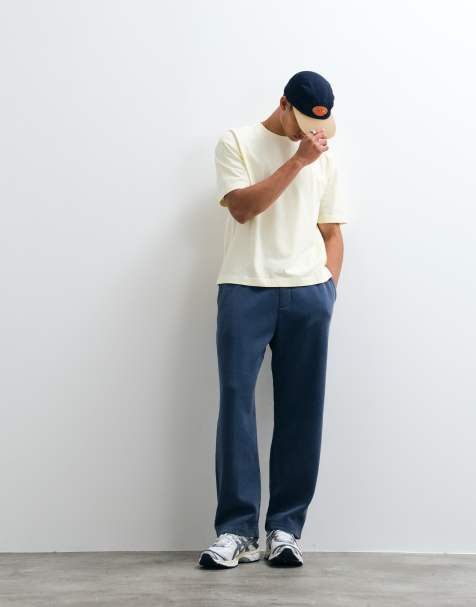 Hollister essential logga joggers med öppen mudd i tvättad blå - view 1