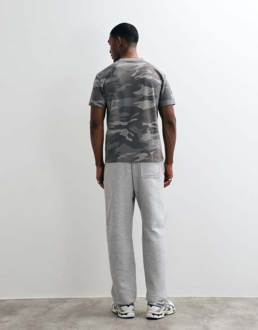 Hollister essential logo joggers med åben kant i lysegrå, 2 af 5