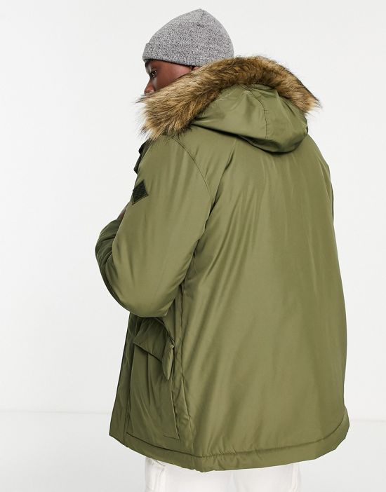 https://images.asos-media.com/products/hollister-everyday-faux-fur-trim-hooded-parka-coat-in-green/201554596-2?$n_550w$&wid=550&fit=constrain