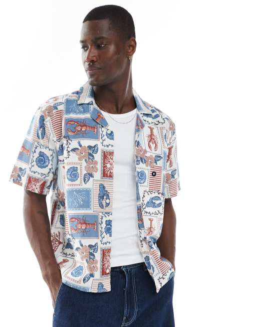 Hollister – Fakturowana koszula z krótkimi rękawami w kolorowy kolażowy wzór z homarami