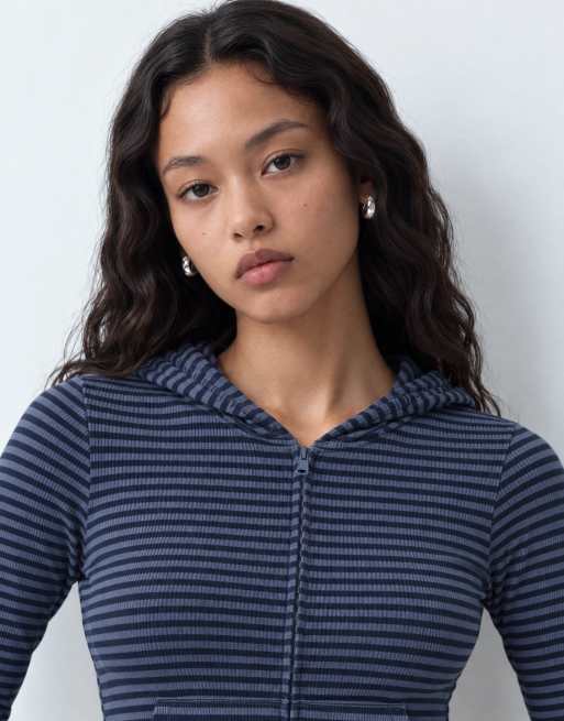 Hollister felpa con cappuccio aderente a maniche lunghe a righe blu, 9 di 9
