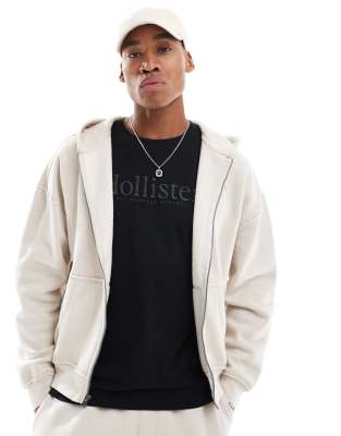 Hollister - Felpa con cappuccio squadrata con logo piccolo beige in coordinato