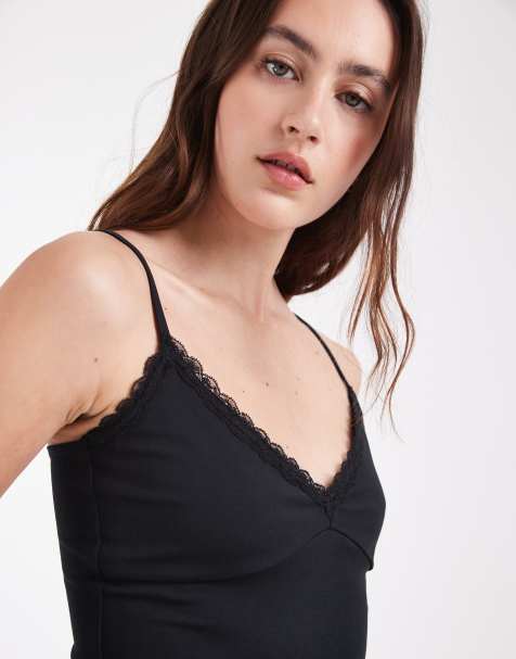 Hollister figurbetonte Camisole mit Spitzenbesatz in Schwarz - view 1