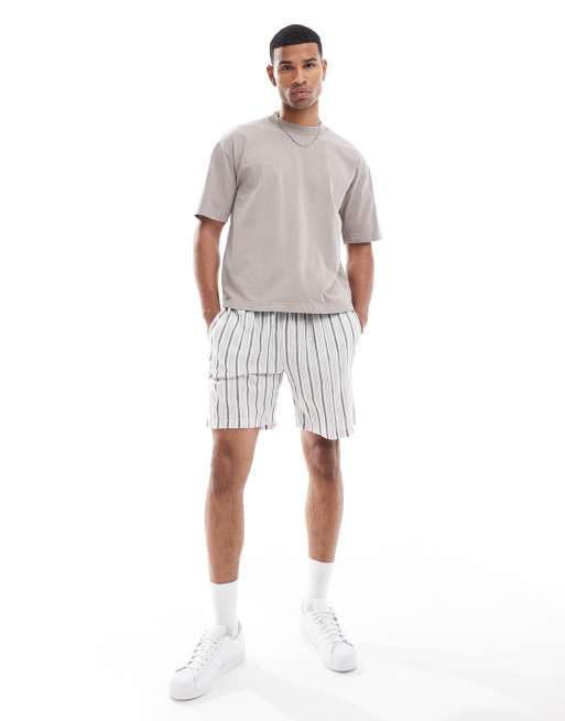 Hollister - Firkantet og cropped T-shirt i kraftigt materiale med lysebrun vask