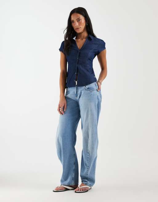 Hollister fitted cinched waist short sleeve shirt in navy denim, 2 of 4