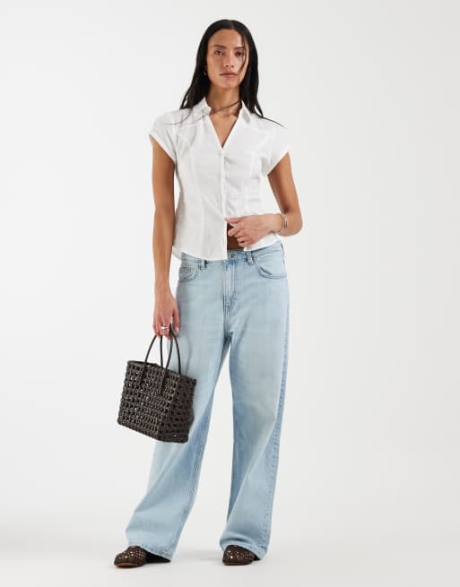 Hollister fitted cinched waist short sleeve shirt in white, 2 of 4