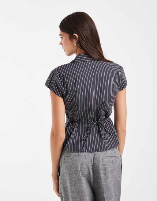 Hollister fitted short sleeve hook and eye shirt in black pinstripe, 4 of 4