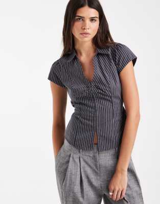 Hollister Fitted Short Sleeve Hook And Eye Shirt In Black