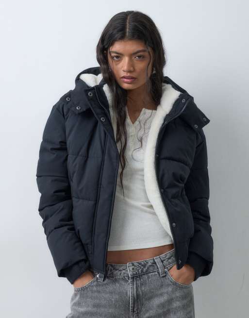 Hollister fleece lined cropped hooded puffer jacket in black, 2 of 5