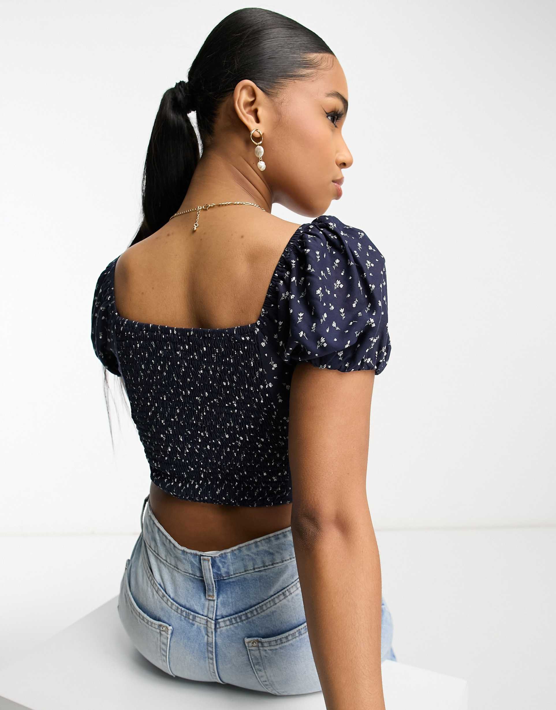 Hollister floral crop top with puff sleeves in navy view 3