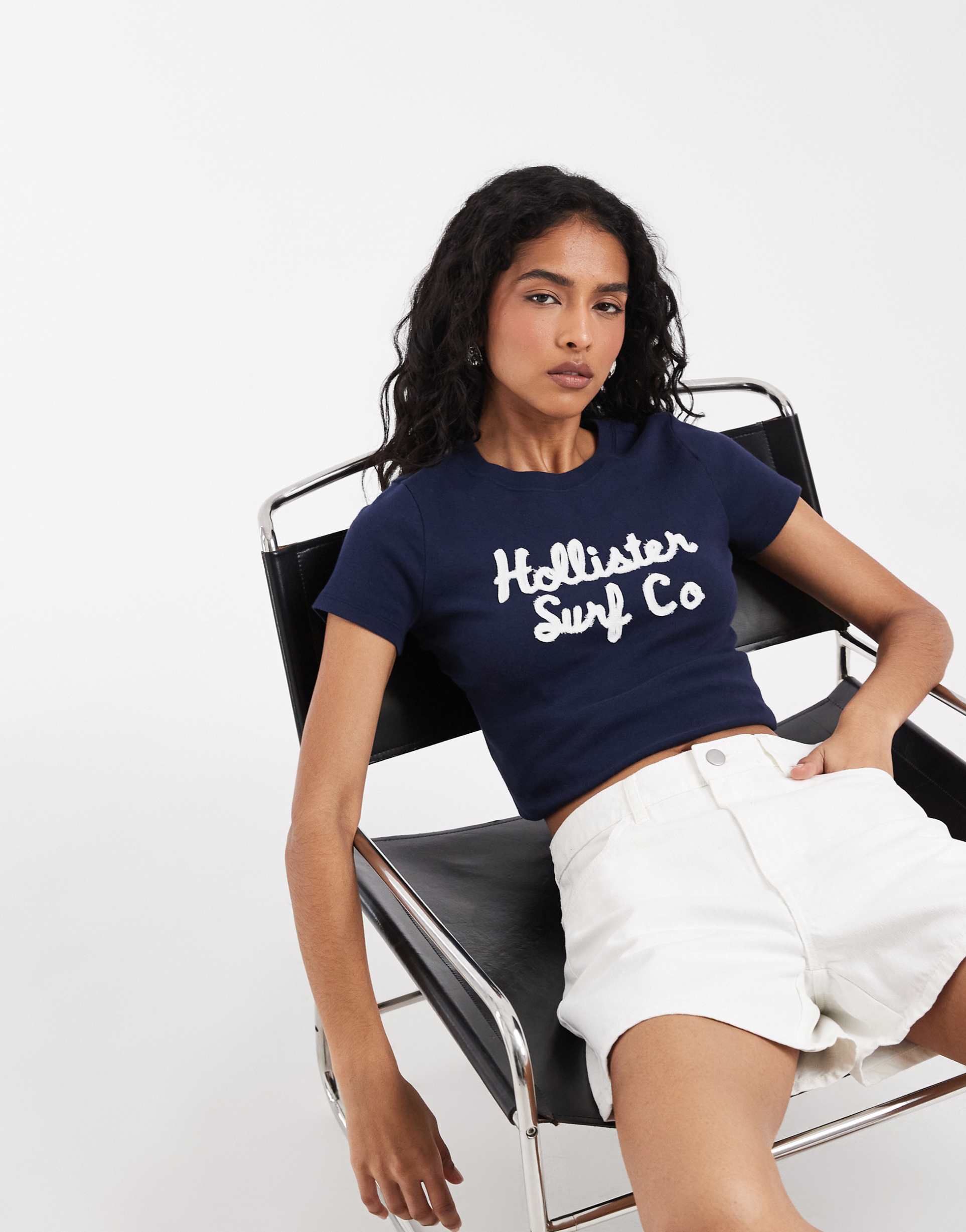 hollister front logo baby tee in navy