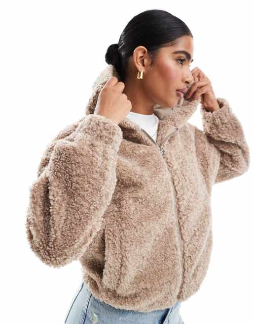 Fuzzy jacket hollister sale
