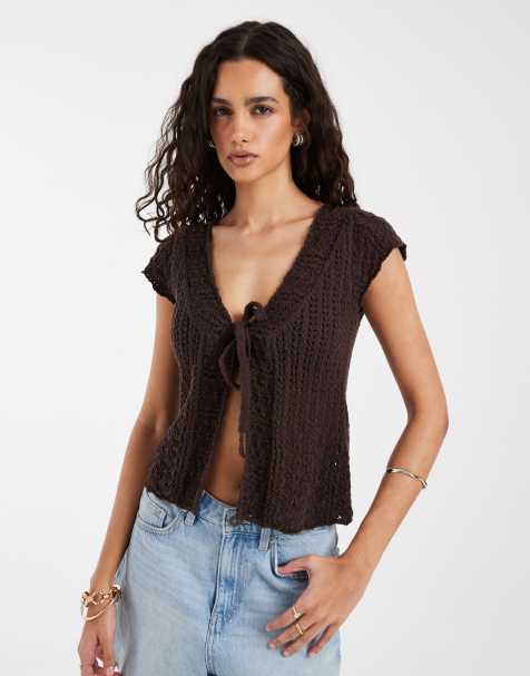 Hollister - Gebreide babydoll top met gestrikte voorkant in bruin - view 1