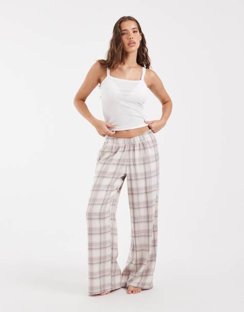 Hollister gemütliche Pyjamahose mit weitem Bein aus Flanell in Creme und braunem Karomuster - view 1