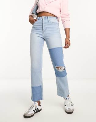 Hollister - Gerade geschnittene Jeans in Hellblau mit Patchwork-Effekt