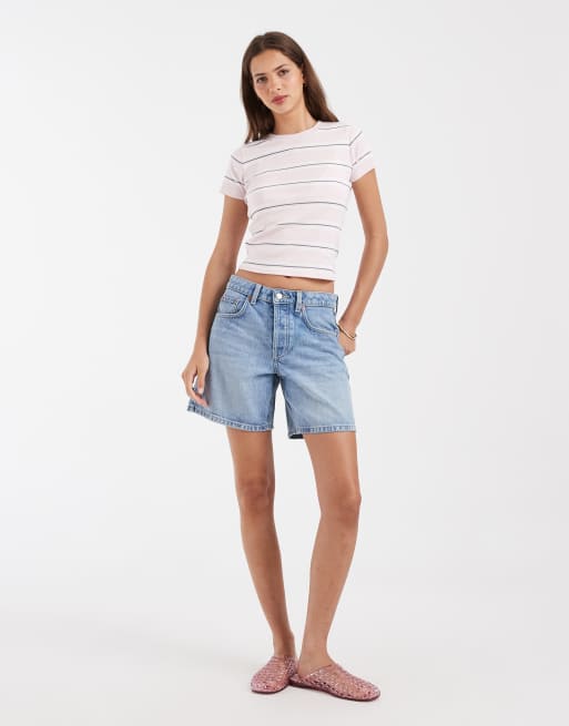 Hollister – Geripptes, knapp geschnittenes T-Shirt in Rosa