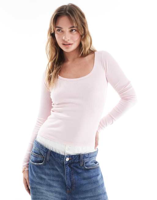 Hollister – Geripptes Oberteil in Rosa mit U-Ausschnitt