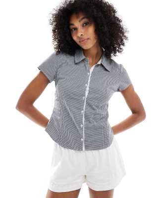 Hollister - Geruit overhemd met korte mouwen en aangerimpelde taille in blauw