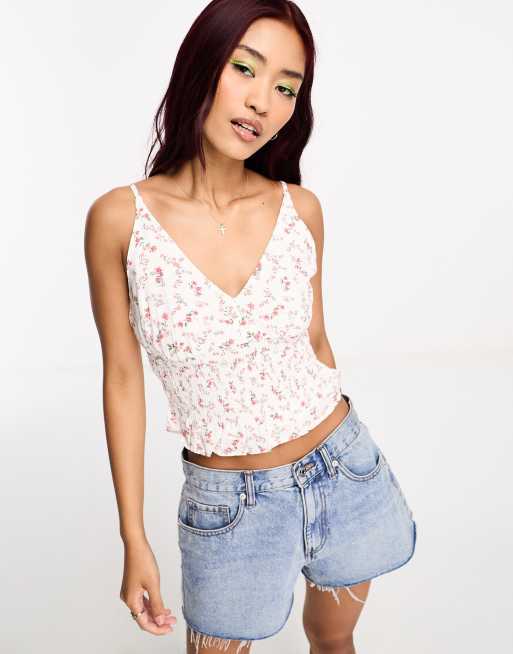 Hollister – Gesmoktes Camisole-Top in Weiß mit Blumenmuster
