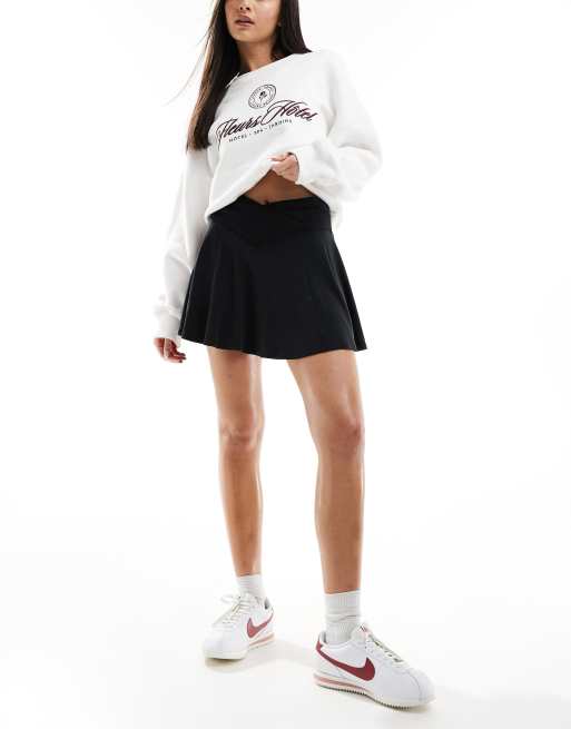 Hollister - Gonna pantalone corta nera con vita incrociata