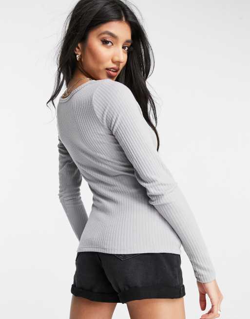 Hollister – Grå, långärmad t-shirt med logga och knäppning, 2 av 4