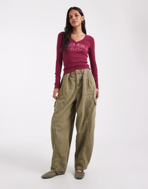 Hollister graphic long sleeve v neck t-shirt in berry, 2 of 4