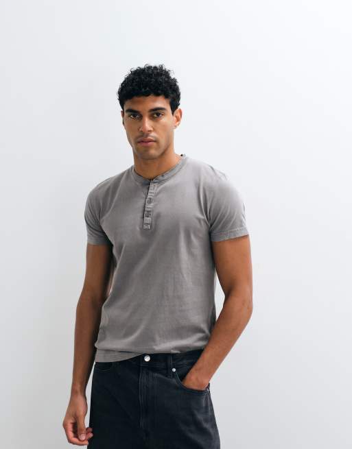Hollister – Henley-T-Shirt in verwaschenem Grau, 5 von 5