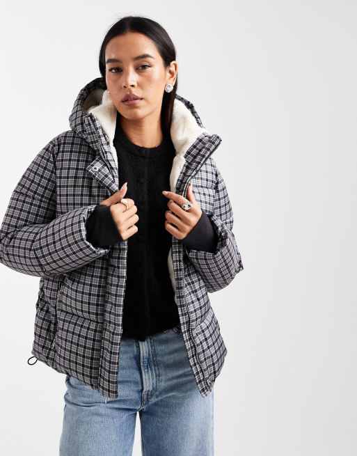 Hollister high neck puffer jacket in black gingham, 2 of 4