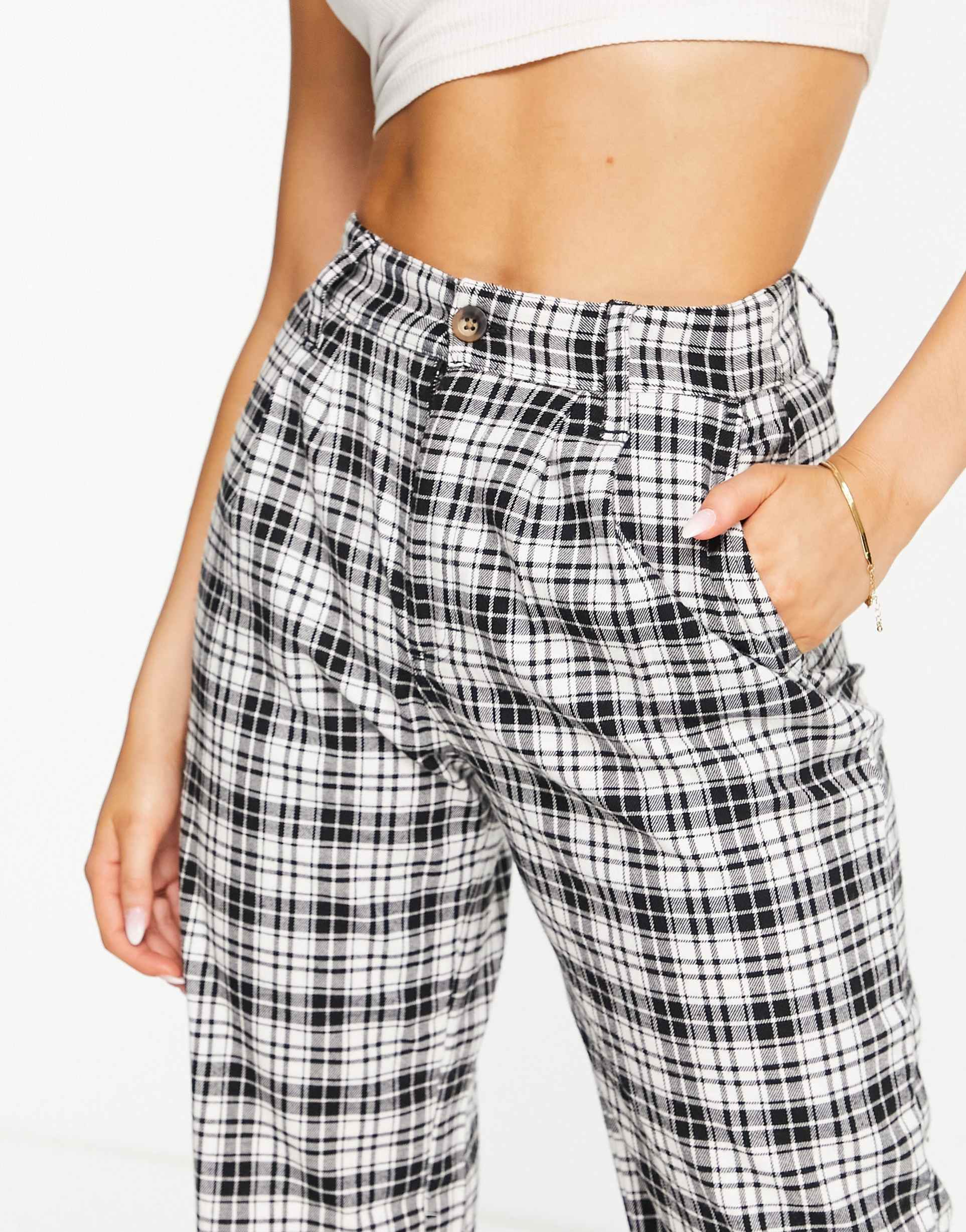 Hollister high rise vintage baggy trouser in black plaid view 4