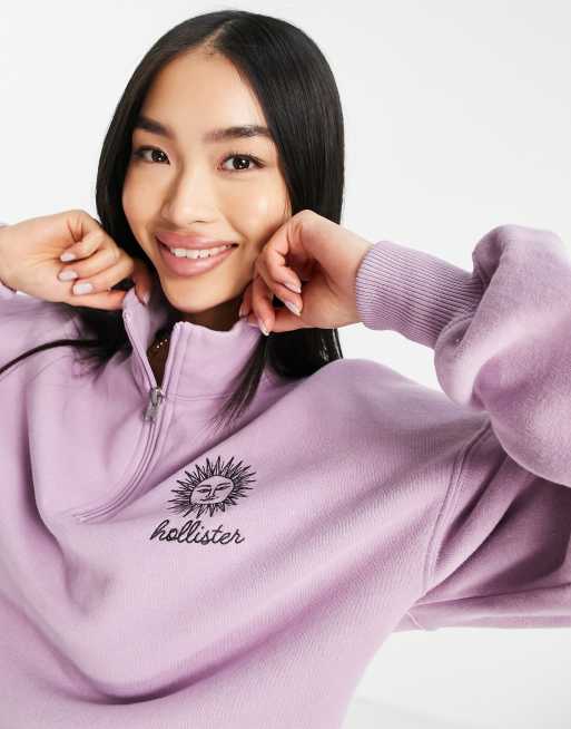 Hollister - Højhalset, cropped sweatshirt med broderi i lilla, 3 af 4