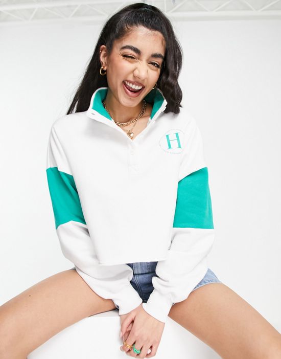 https://images.asos-media.com/products/hollister-icon-henley-sweatshirt-in-white/202613121-4?$n_550w$&wid=550&fit=constrain