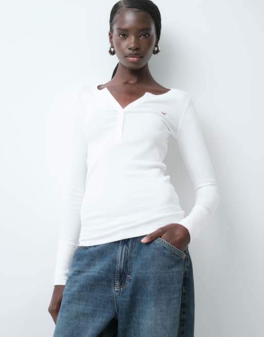 Hollister Icon Logo langärmliges Henley-Oberteil in Weiß, 1 von 5
