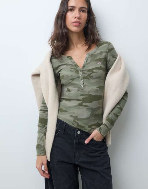 Hollister icon logo langærmet henley-top i grøn camo, 1 af 4