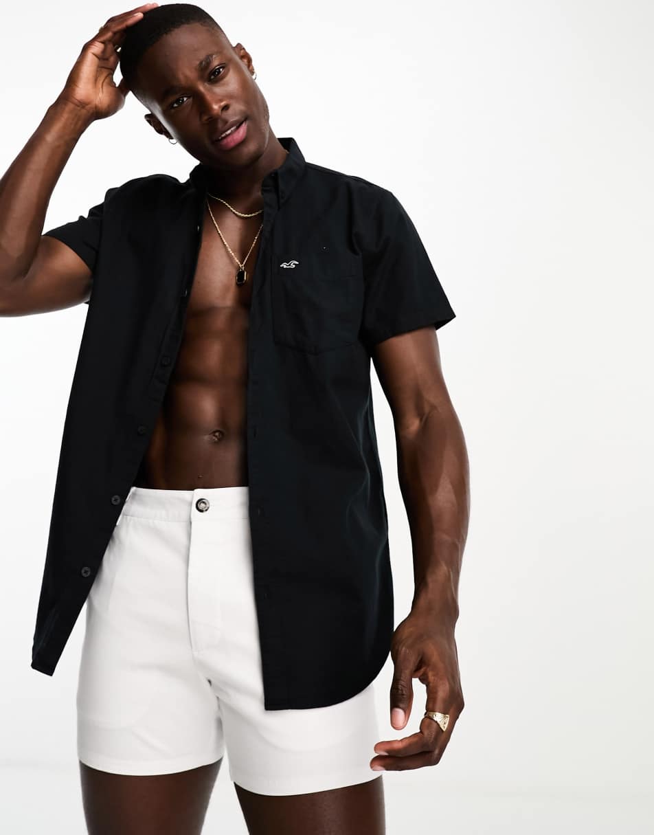 Hollister icon logo short sleeve shirt in black