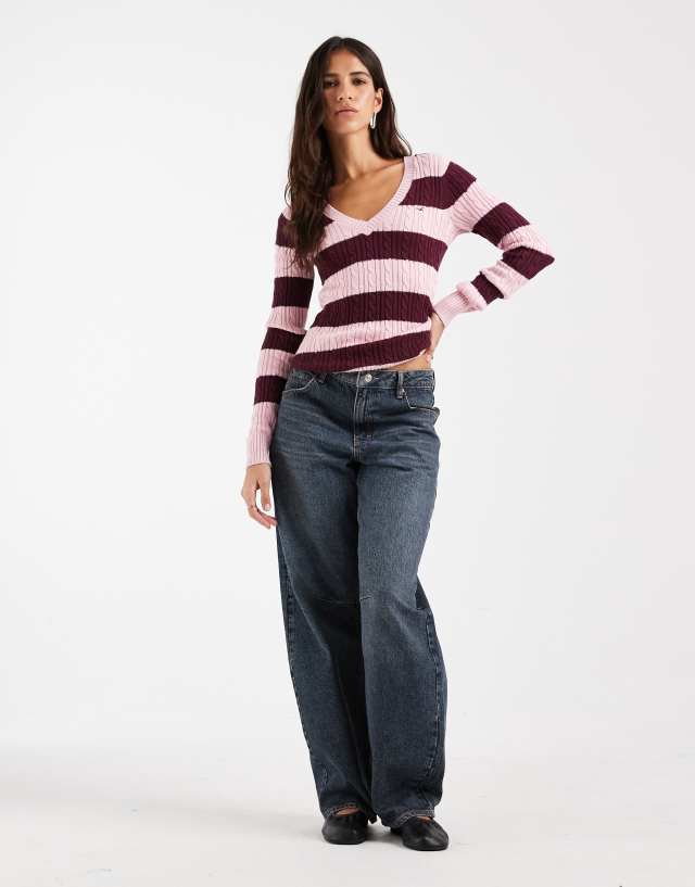 Hollister icon logo v-neck knit sweater in pink and burgundy
