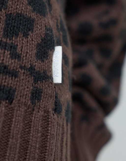 Hollister jersey de punto con cuello redondo de estampado de leopardo marrón, 5 de 5
