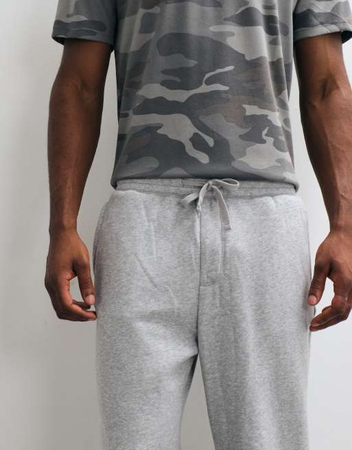 Hollister jogger à logo essentiel avec bas de jambe ouvert en gris clair, 4 de 5