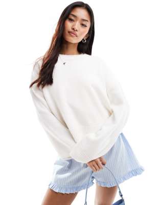 Hollister Hollister jumper in cream-White