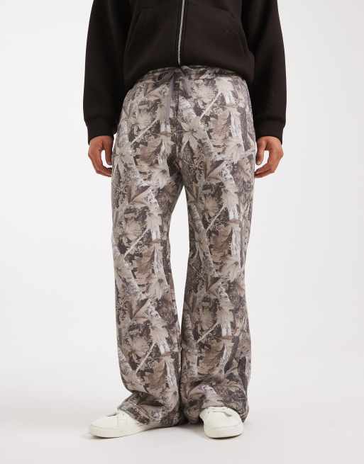 Hollister – Kamouflagemönstrade mjukisbyxor i bootcut-modell