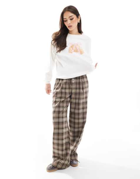 Hollister knitted croissiant graphic jumper in cream - view 1