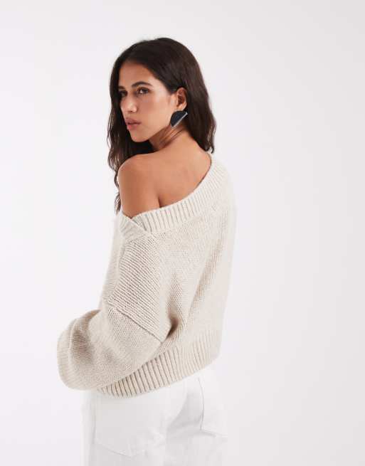 Hollister knitted off shoulder jumper in cream, 3 of 4