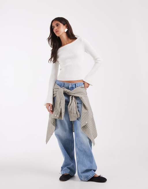 Hollister knitted off shoulder jumper with bell sleeves in white, 3 of 4