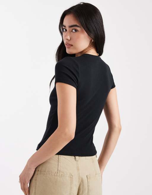 Hollister – Kurzärmliges T-Shirt in Schwarz mit Rundhalsausschnitt, 2 von 4